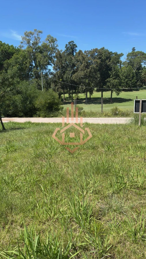 Venta de Espectacular terreno en la zona exclusiva de Golf en Punta del Este