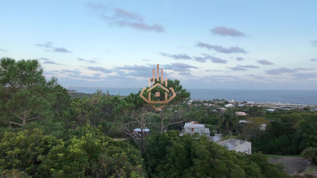 Terreno en venta en Las Grutas - Amplio con potencial de vista al mar