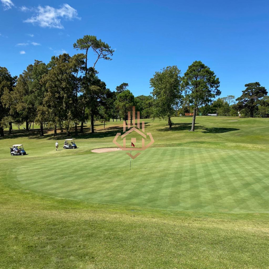Venta de Espectacular terreno en la zona exclusiva de Golf en Punta del Este