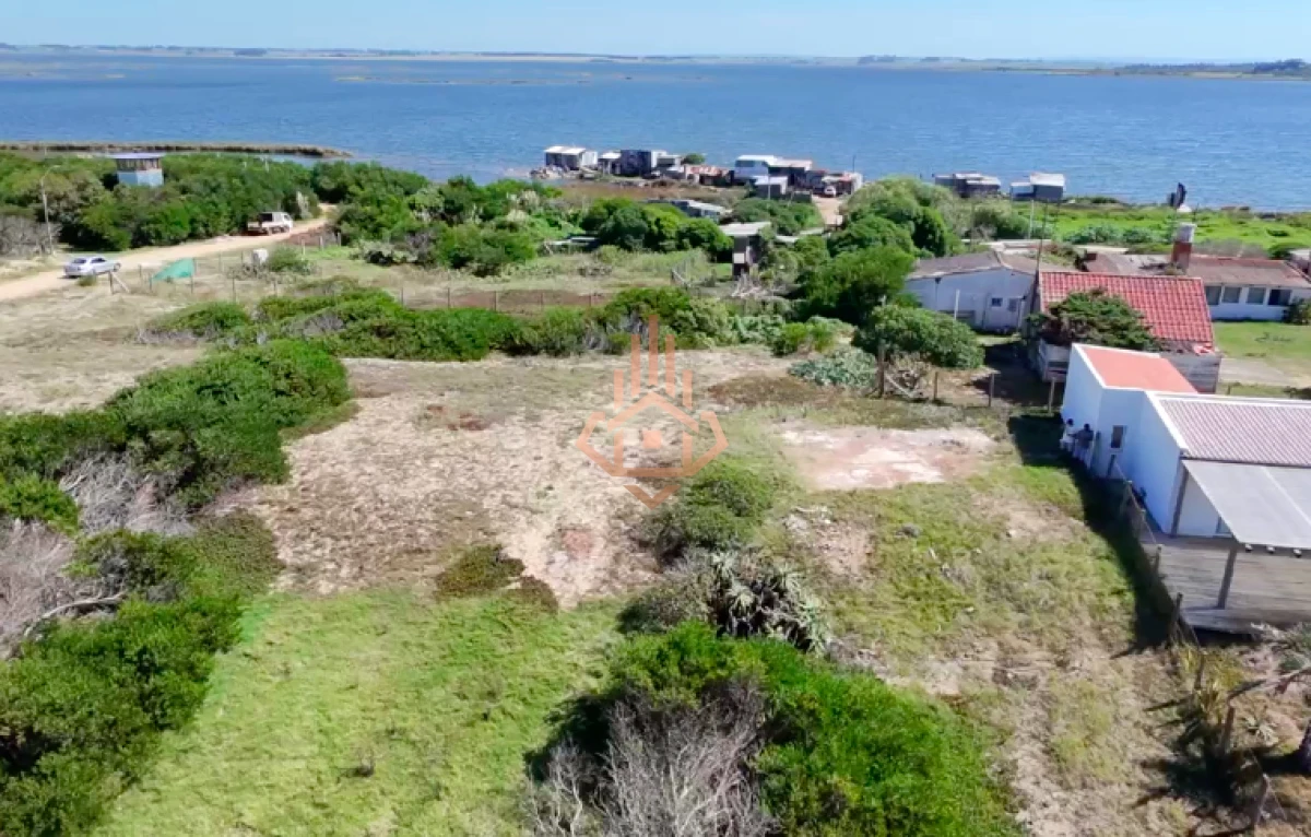 Venta de Terreno en Primera Línea en Santa Mónica