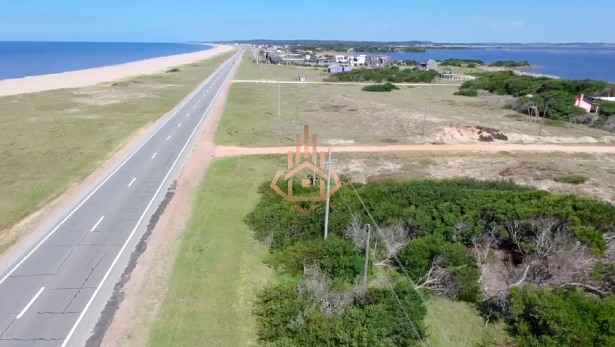 Venta de Terreno en Primera Línea en Santa Mónica