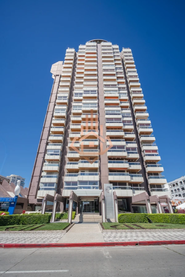 Apartamento en el icónico Torreón, con vista y ubicación excepcional