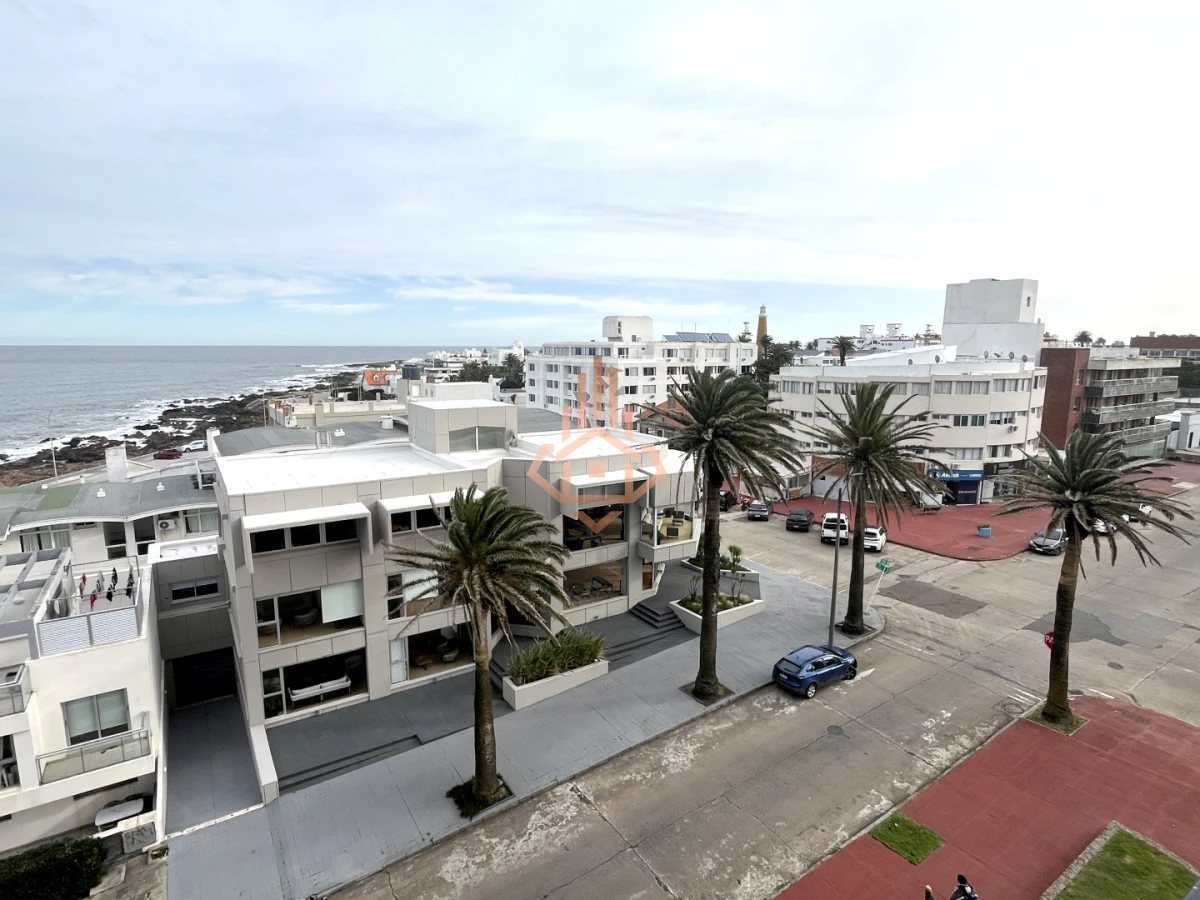 Espectacular apartamento con vista a la Brava, al atardecer y al Faro de Punta del Este - Foto 5