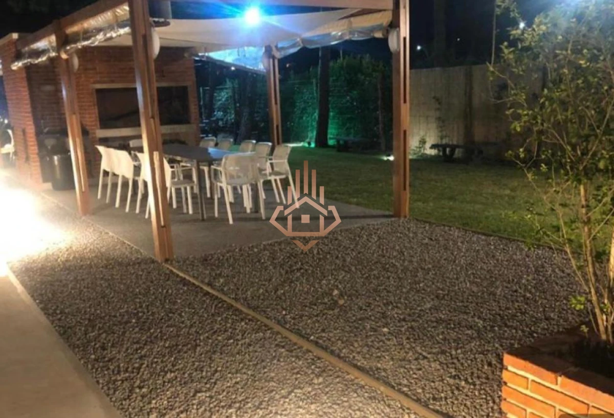 Venta Apartamento 3 dormitorios más dependencia sobre Roosevelt