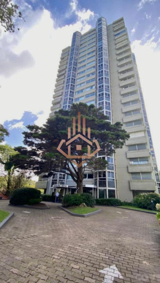 Venta Apartamento 3 dormitorios más dependencia sobre Roosevelt