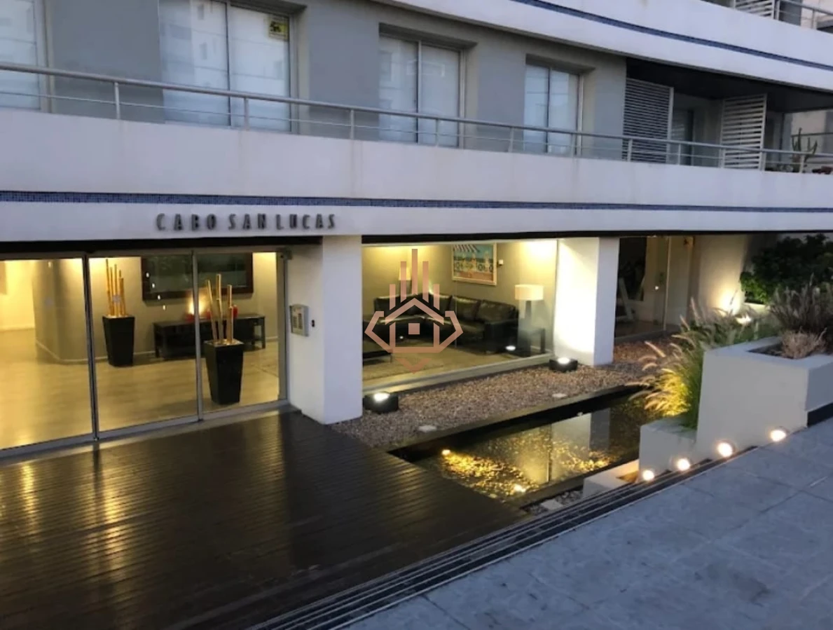 Apartamento con garage y balcón en la Peninsula