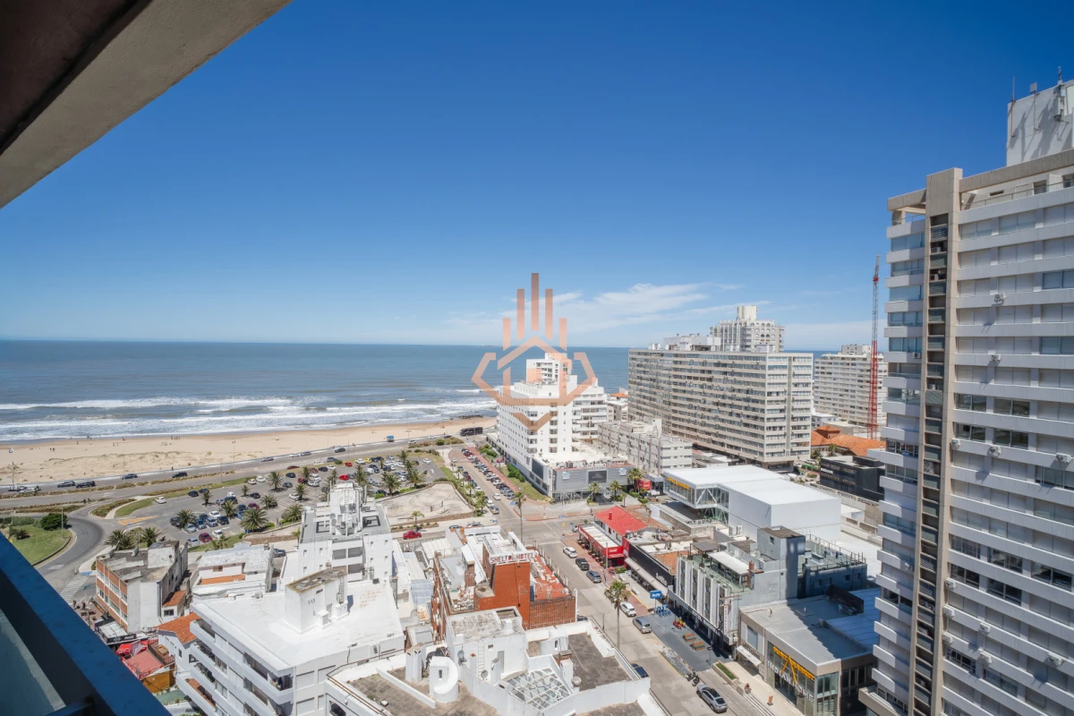 Apartamento en el icónico Torreón, con vista y ubicación excepcional