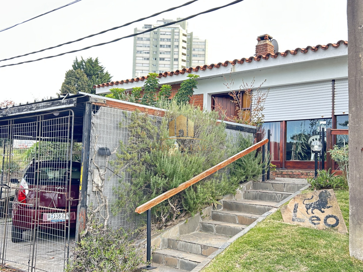 Casa ID.315 - Casa en venta en avda Chiossi Maldonado