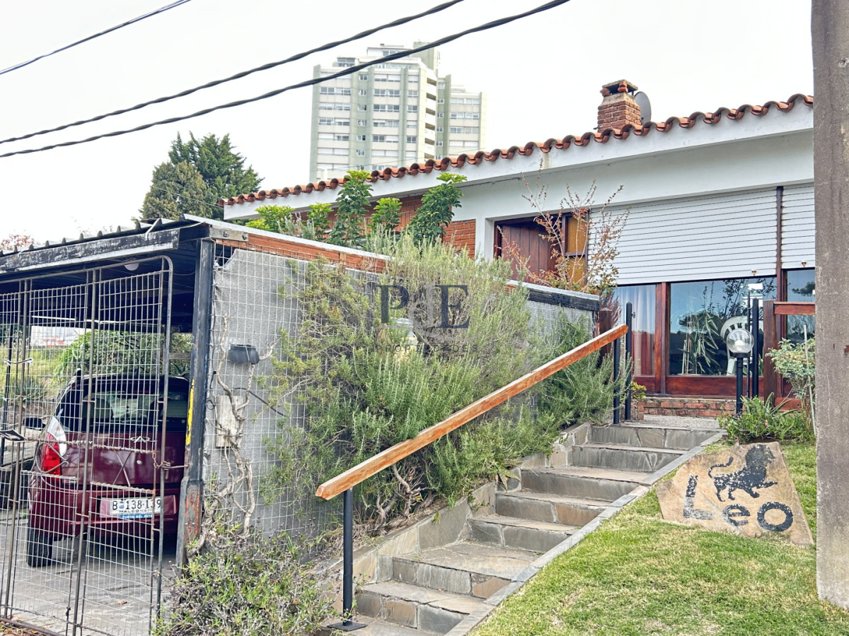 Casa en Maldonado, Maldonado. 2 dormitorios, terreno de 600 m² - Imagen 1