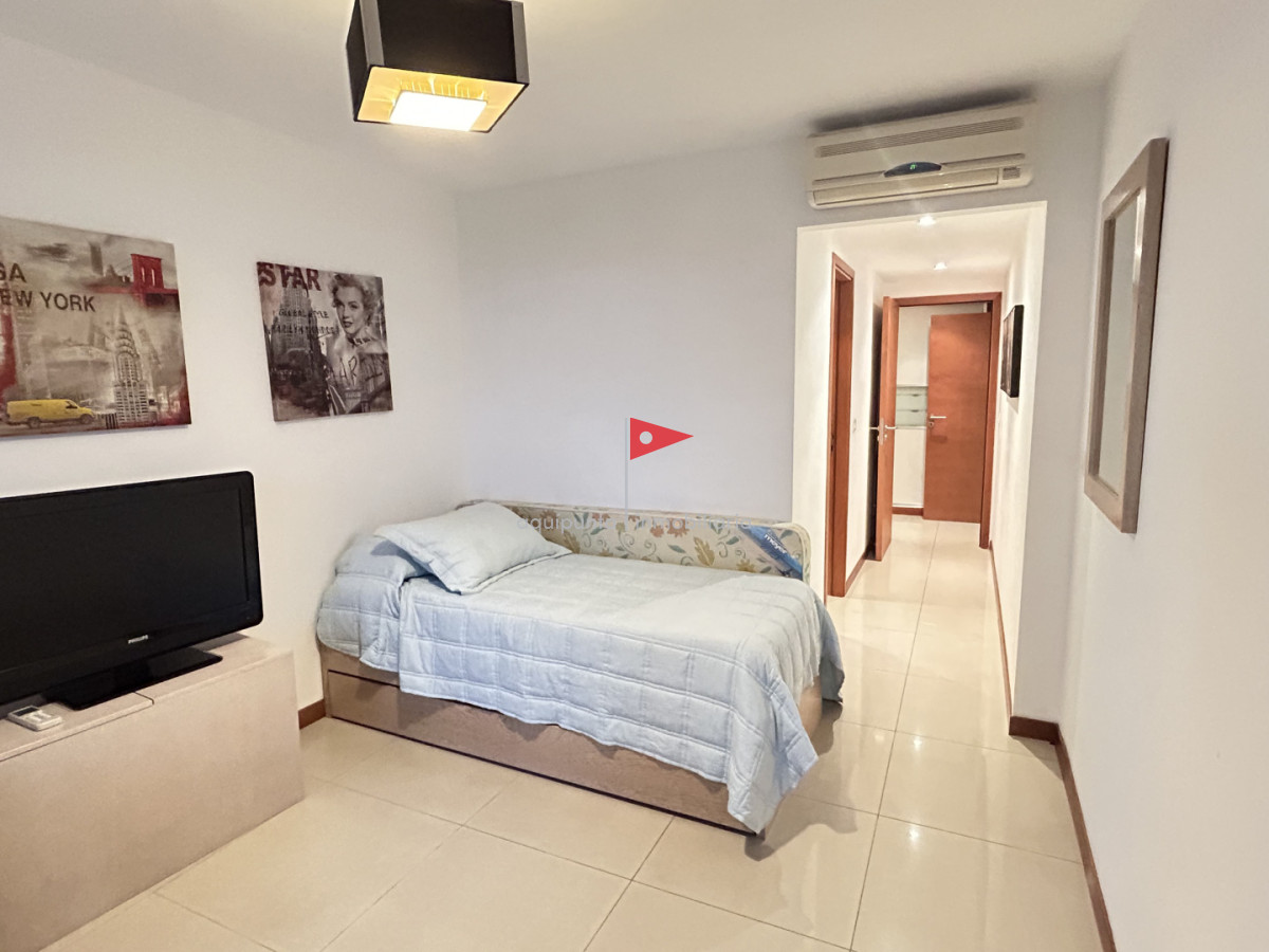 Apartamento ID.252 - Apartamento en venta 2 dorm en torre tressesenta Punta del Este 