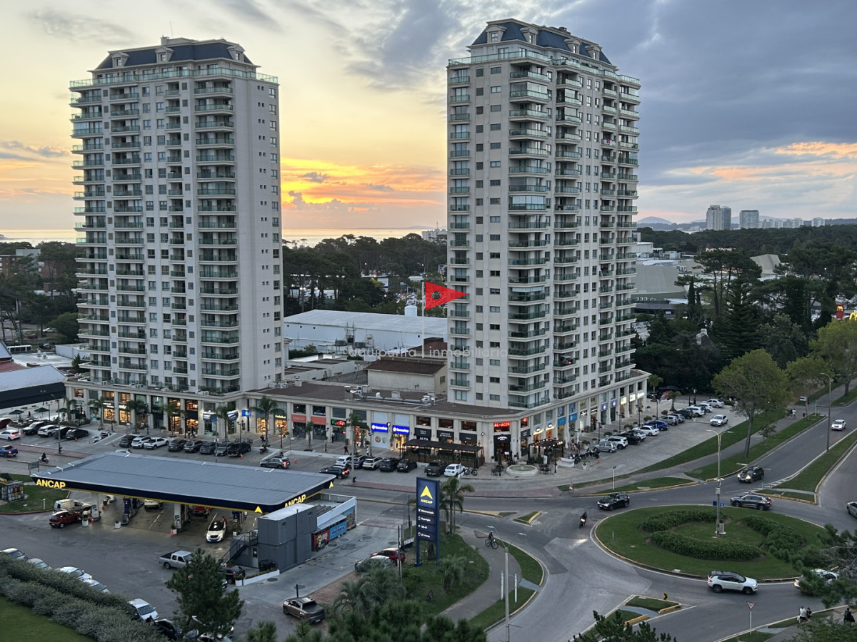 Apartamento ID.252 - Apartamento en venta 2 dorm en torre tressesenta Punta del Este 