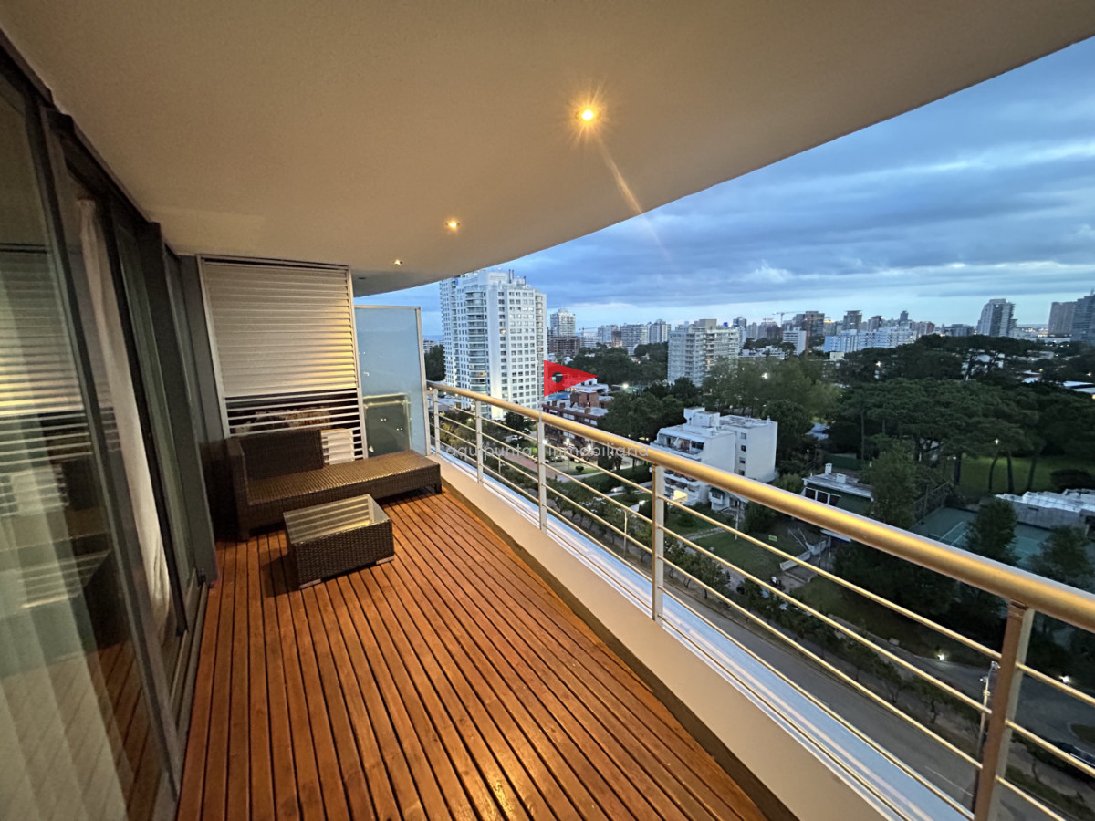 Apartamento ID.252 - Apartamento en venta 2 dorm en torre tressesenta Punta del Este 