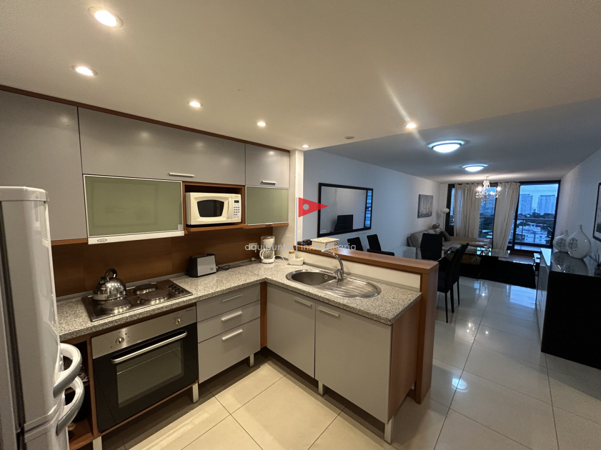 Apartamento ID.252 - Apartamento en venta 2 dorm en torre tressesenta Punta del Este 