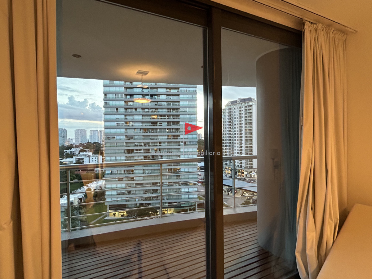 Apartamento ID.252 - Apartamento en venta 2 dorm en torre tressesenta Punta del Este 