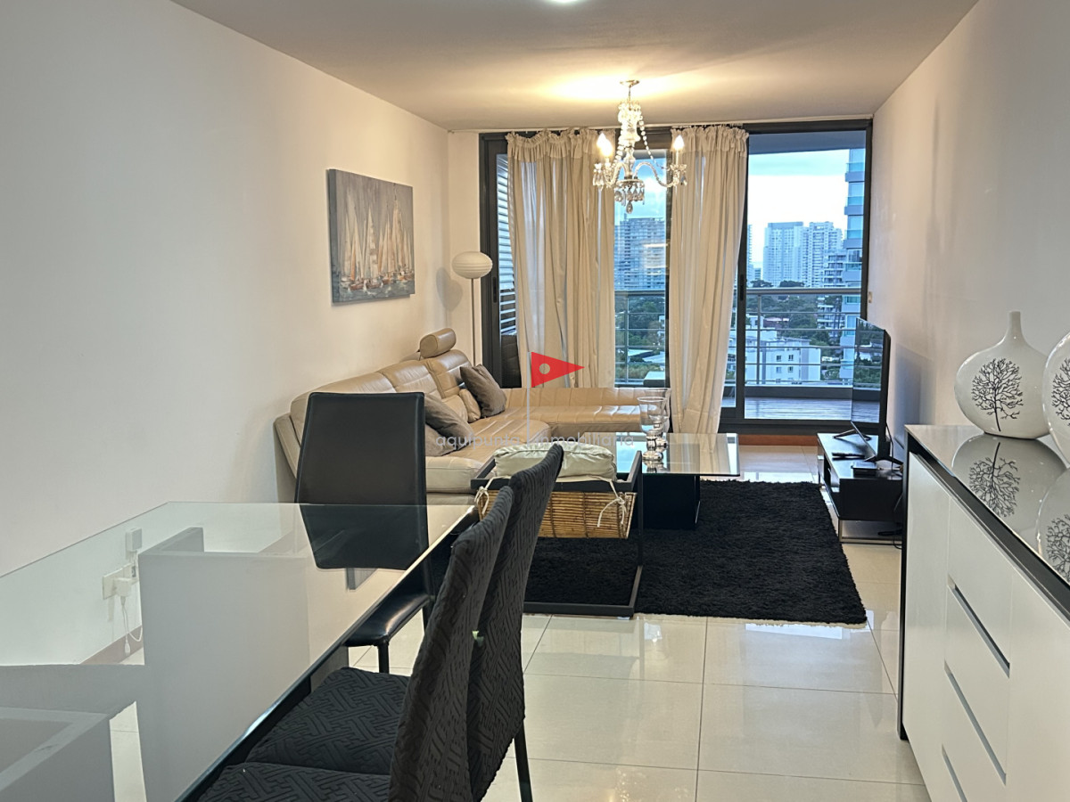 Apartamento ID.252 - Apartamento en venta 2 dorm en torre tressesenta Punta del Este 