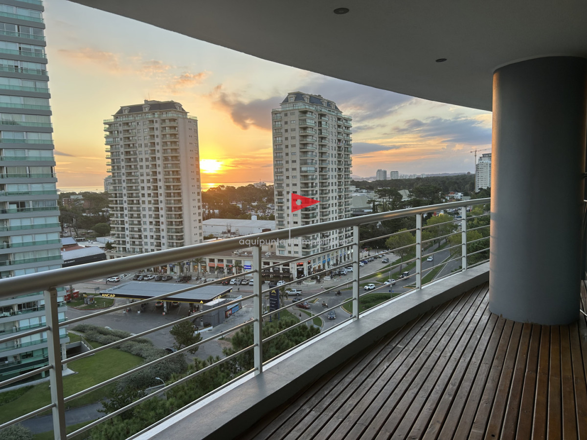 Apartamento ID.252 - Apartamento en venta 2 dorm en torre tressesenta Punta del Este 