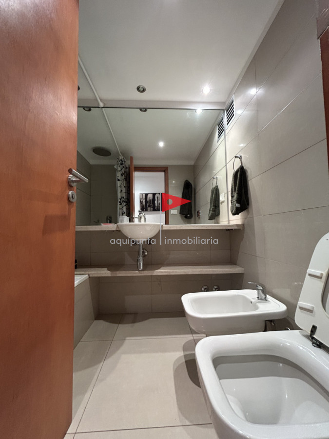 Apartamento ID.252 - Apartamento en venta 2 dorm en torre tressesenta Punta del Este 