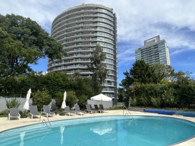 Hermoso apartamento en venta en Torre Tressesenta 2 dorm