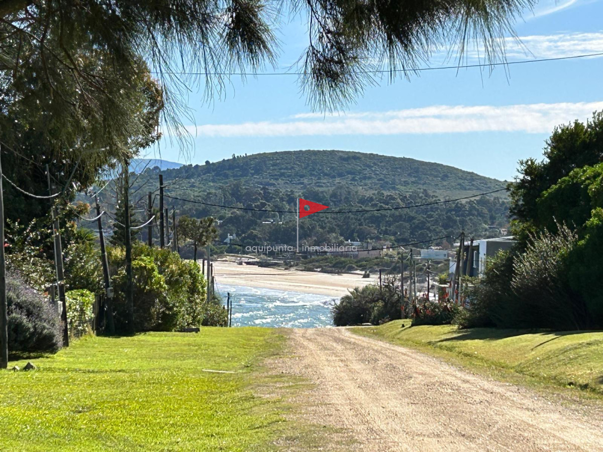 Casa ID.57 - Casa en venta 3 dormitorios 3 baños en Punta Colorada