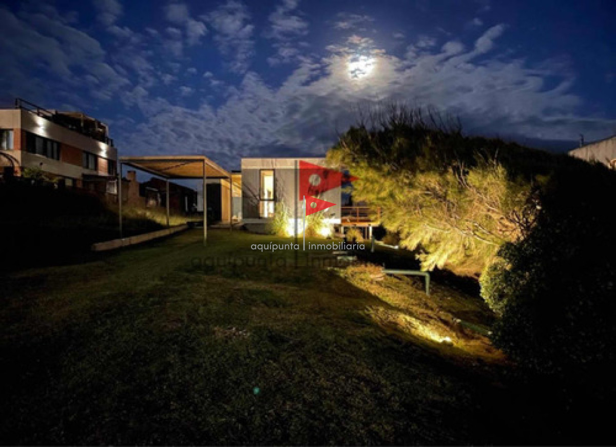 Casa ID.27 - Casa Alquiler 3 Dorm Piscina Vista Al Mar Punta Colorada