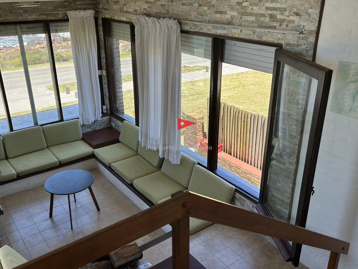 Casa ID.96 - Venta hermosa casa Punta Colorada frente al mar 3 dormitorios 2 baños