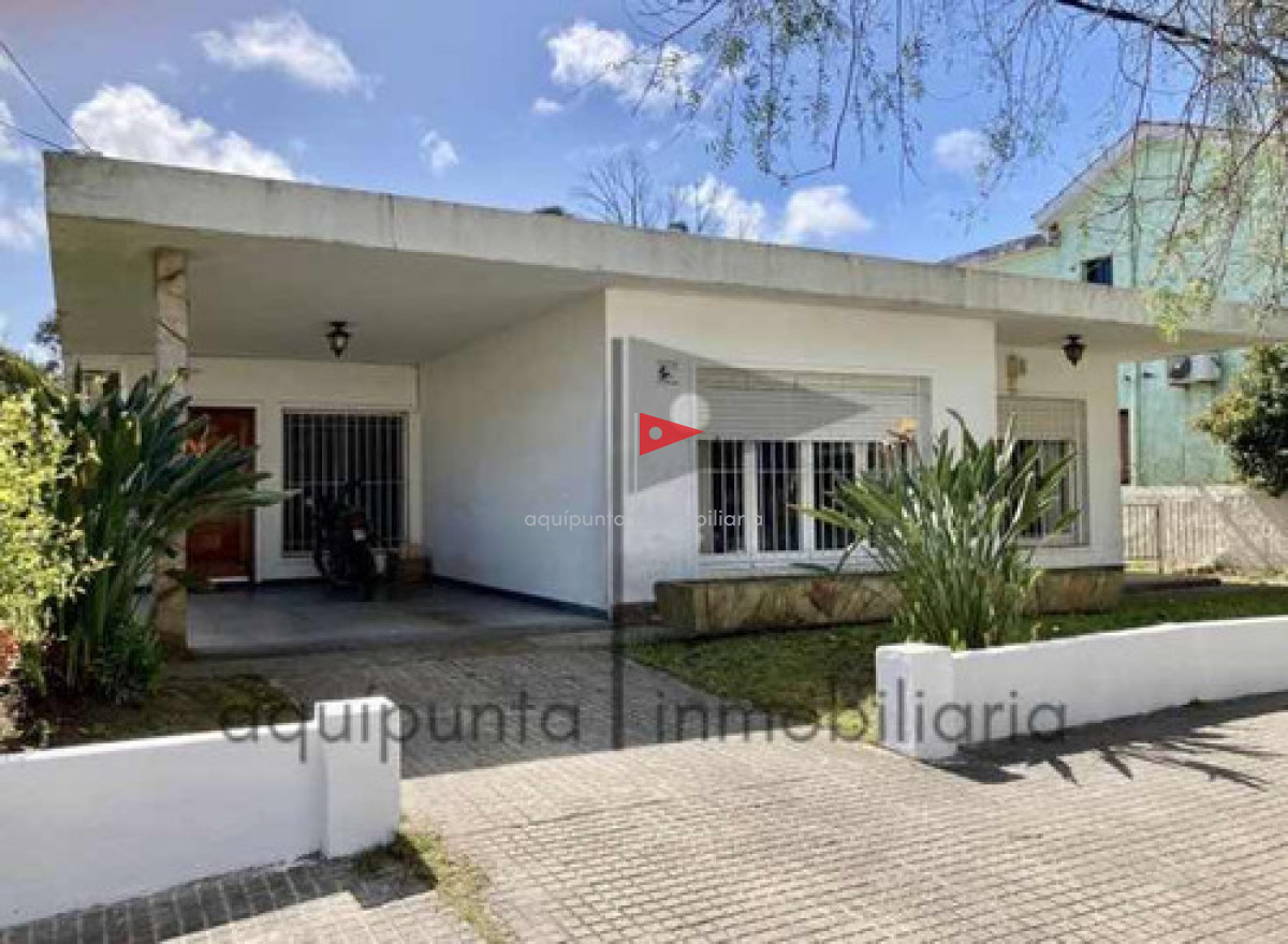 Casa ID.8 - Alquiler Casa En Piriápolis 3 dormitorios 2 baños