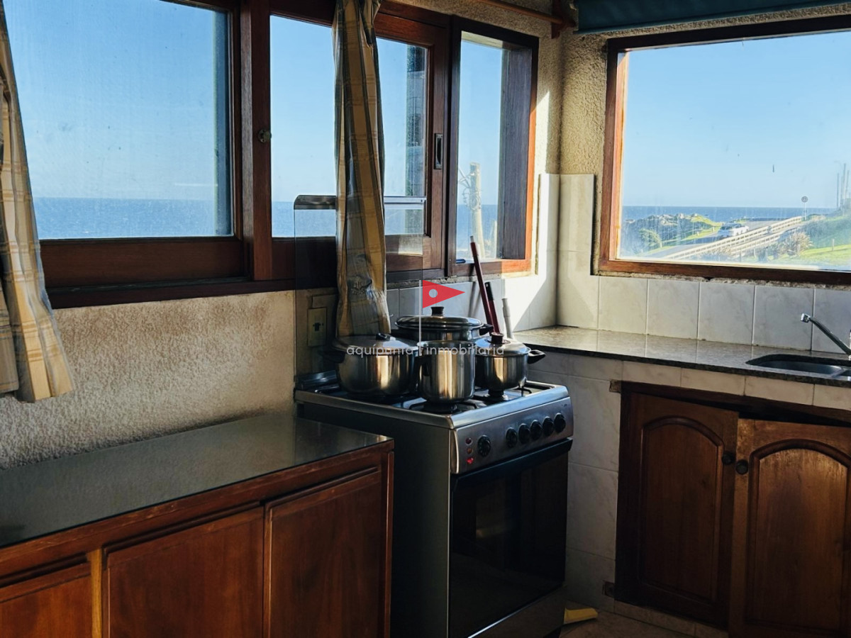 Casa ID.384 - Casa en alquiler temporada dos dormitorios 1 baño frente al mar Punta Colorada 