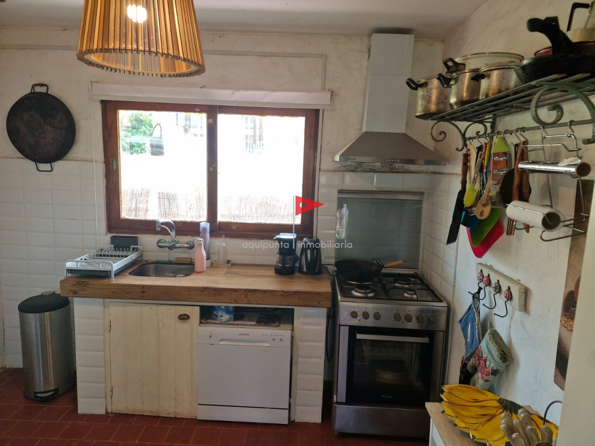 Casa ID.97 - Alquiler temporal Punta Colorada 2 dorm 2 bañ a pasos mar 