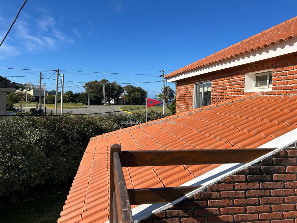 Casa ID.57 - Casa en venta 3 dormitorios 3 baños en Punta Colorada