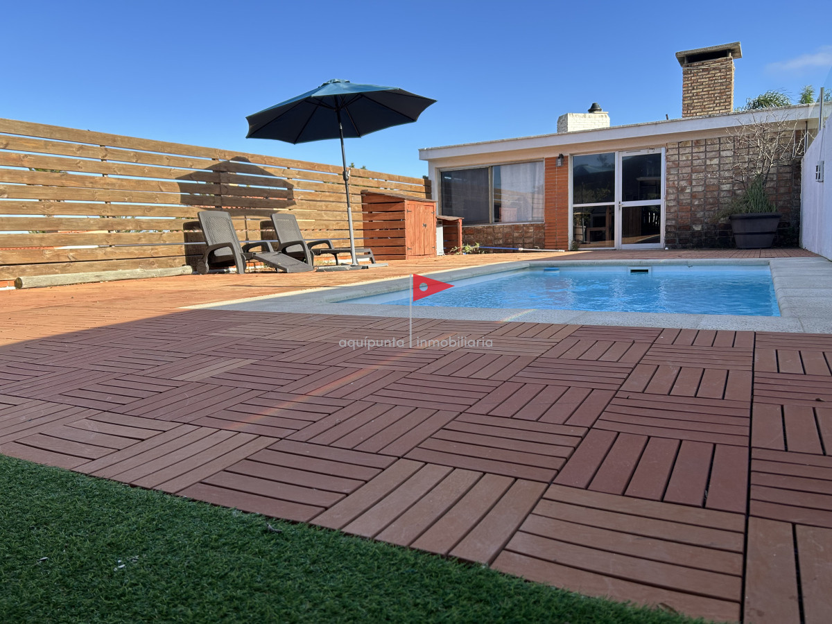 Casa ID.39 - Venta casa Punta Colorada 3 dormitorios piscina vista al mar