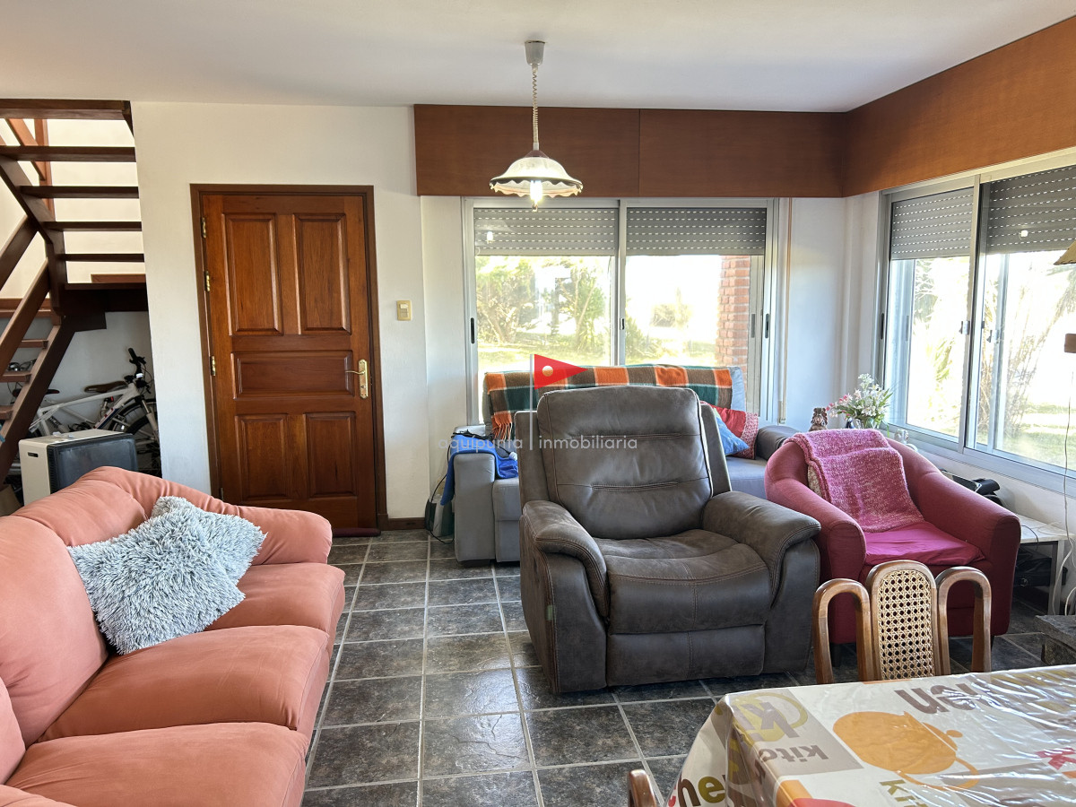 Casa ID.57 - Casa en venta 3 dormitorios 3 baños en Punta Colorada