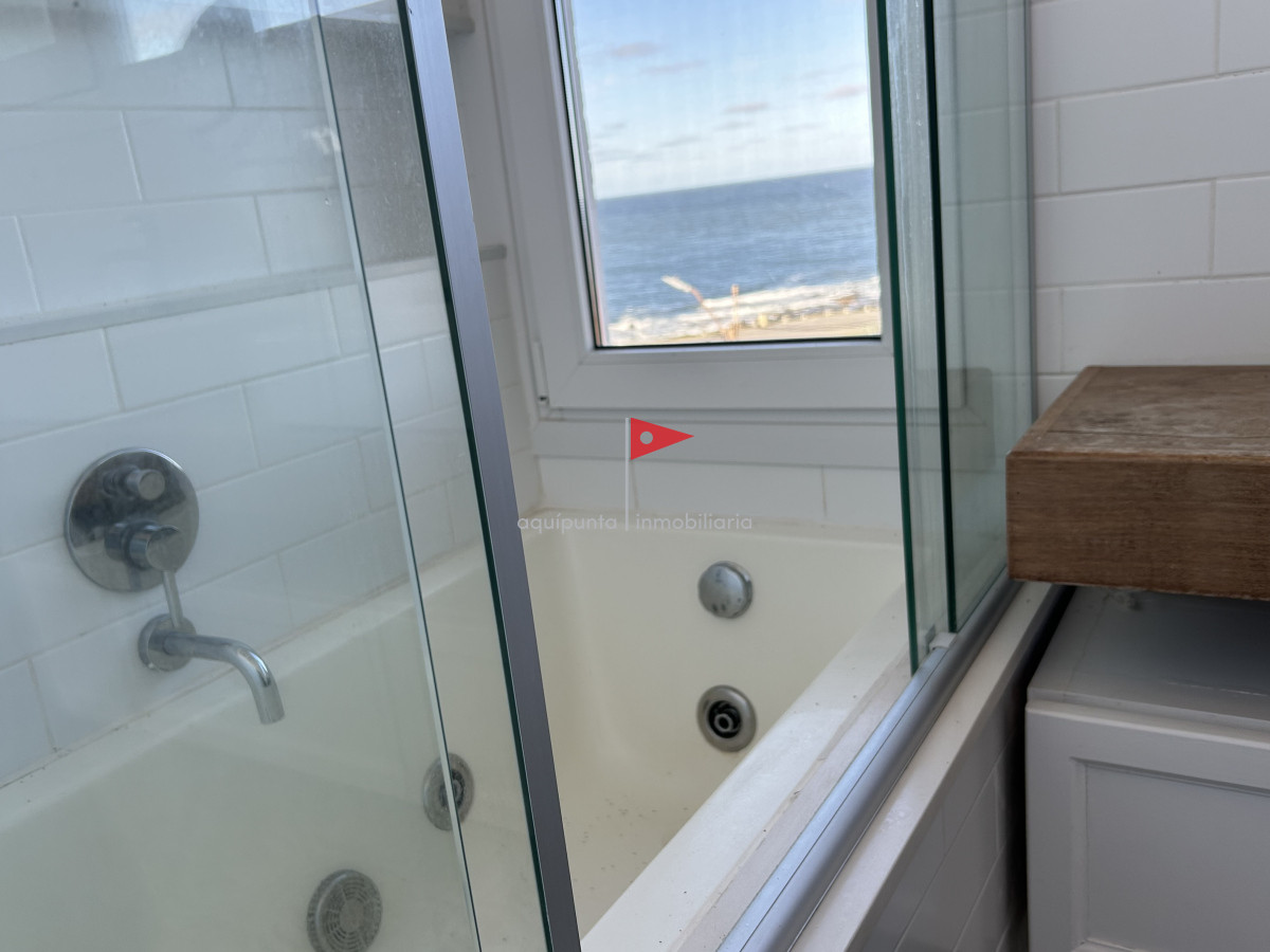 Casa ID.39 - Venta casa Punta Colorada 3 dormitorios piscina vista al mar