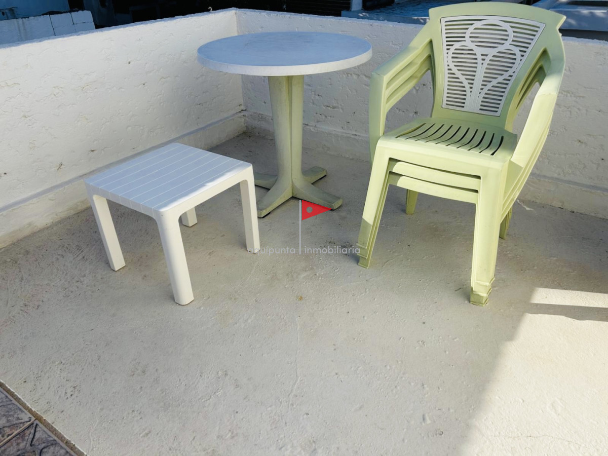 Casa ID.384 - Casa en alquiler temporada dos dormitorios 1 baño frente al mar Punta Colorada 