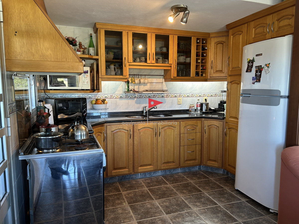 Casa ID.57 - Casa en venta 3 dormitorios 3 baños en Punta Colorada