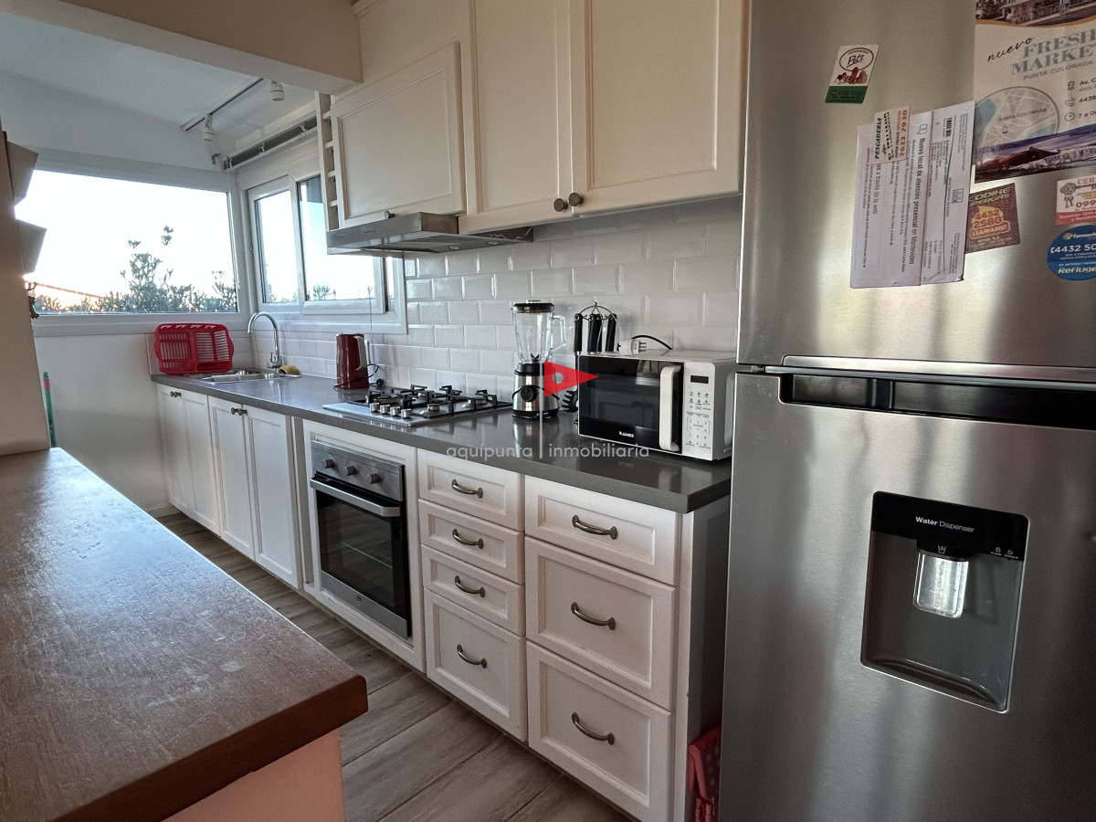 Casa ID.39 - Venta casa Punta Colorada 3 dormitorios piscina vista al mar