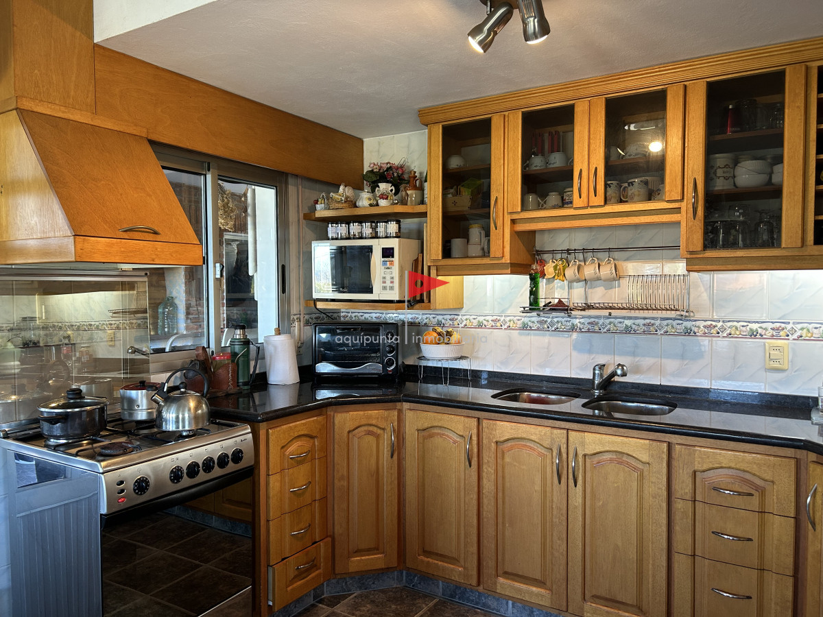 Casa ID.57 - Casa en venta 3 dormitorios 3 baños en Punta Colorada