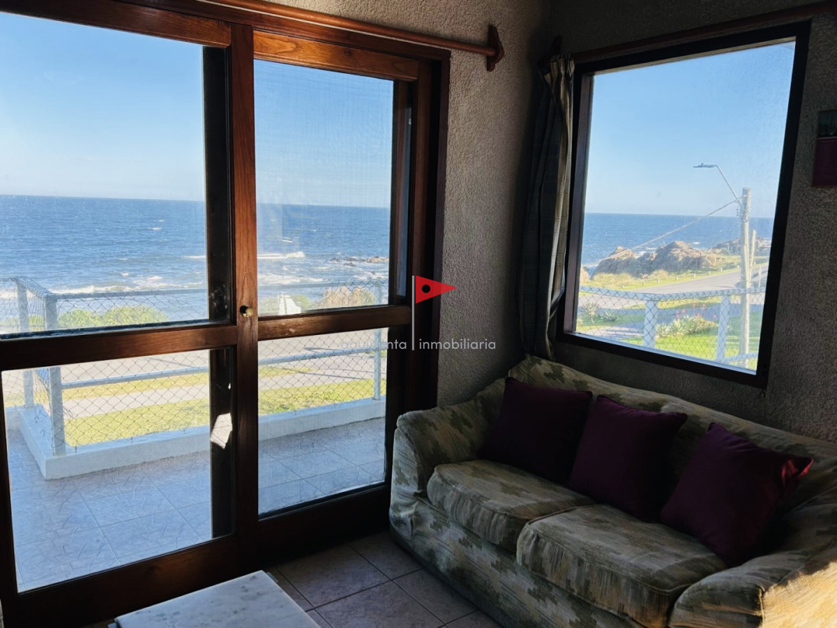 Casa ID.384 - Casa en alquiler temporada dos dormitorios 1 baño frente al mar Punta Colorada 