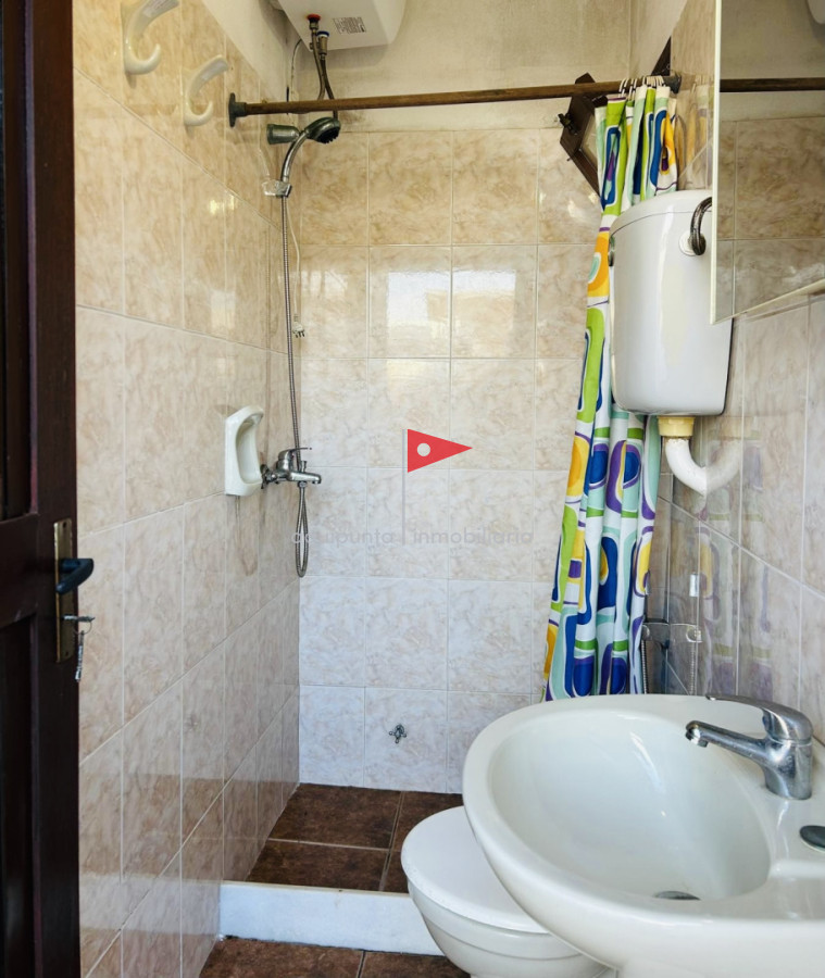 Casa ID.384 - Casa en alquiler temporada dos dormitorios 1 baño frente al mar Punta Colorada 