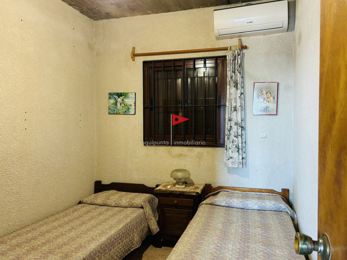 Casa ID.384 - Casa en alquiler temporada dos dormitorios 1 baño frente al mar Punta Colorada 