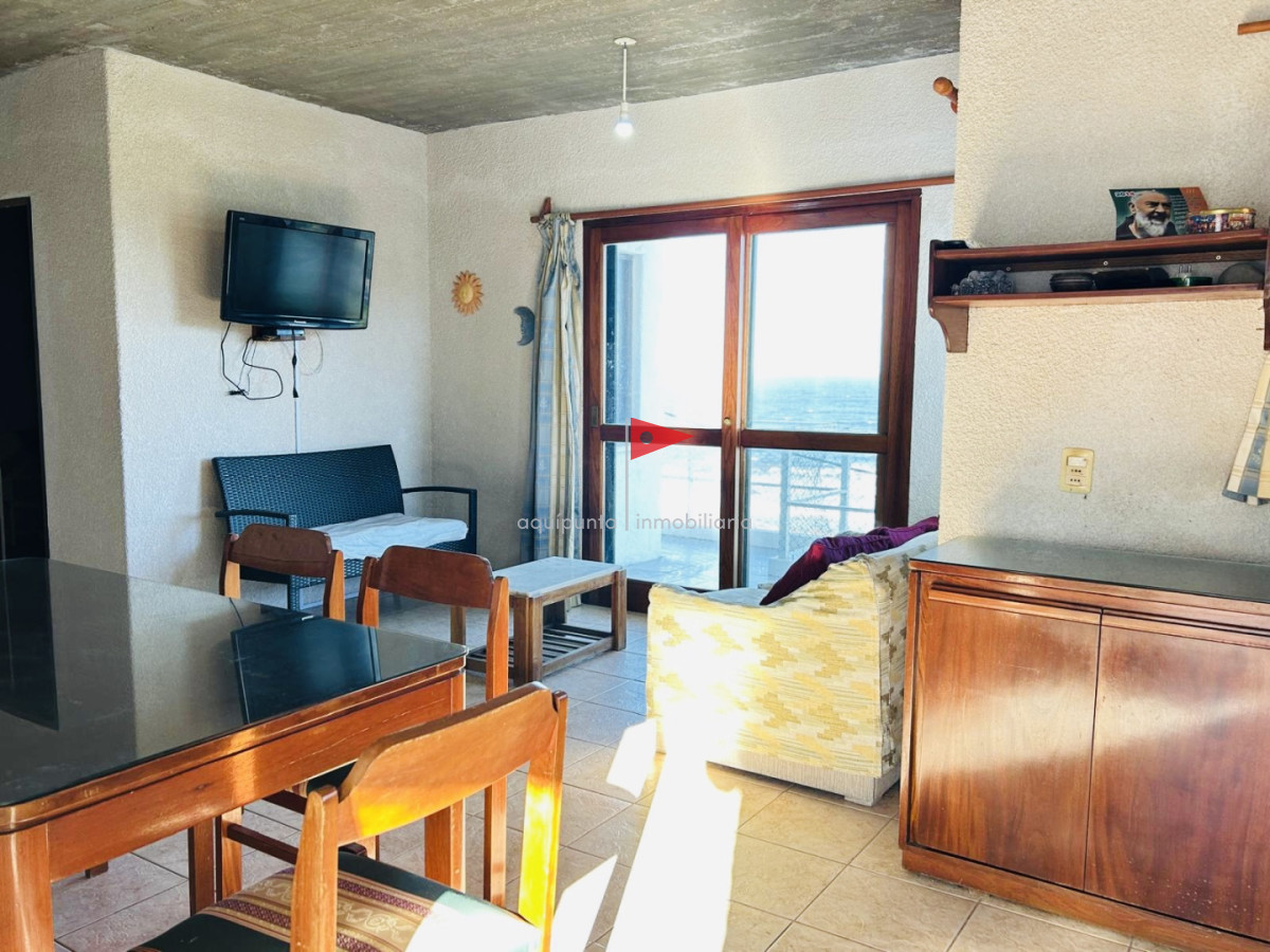 Casa ID.384 - Casa en alquiler temporada dos dormitorios 1 baño frente al mar Punta Colorada 