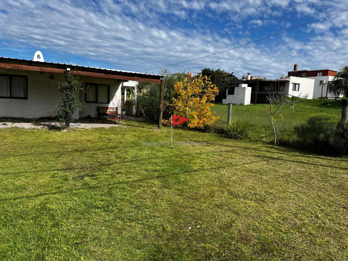 Casa ID.97 - Alquiler temporal Punta Colorada 2 dorm 2 bañ a pasos mar 