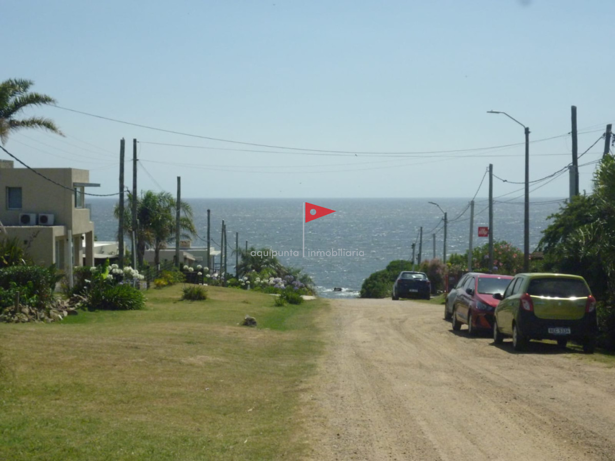 Casa ID.75 - Casa en alquiler temporal en Punta Colorada 3 dormitorios 2 baños muy cómoda y con sombra natural 