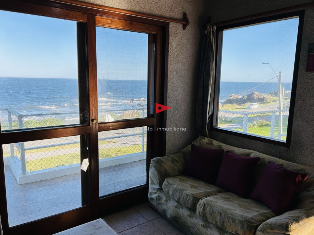 Casa ID.384 - Casa en alquiler temporada dos dormitorios 1 baño frente al mar Punta Colorada 