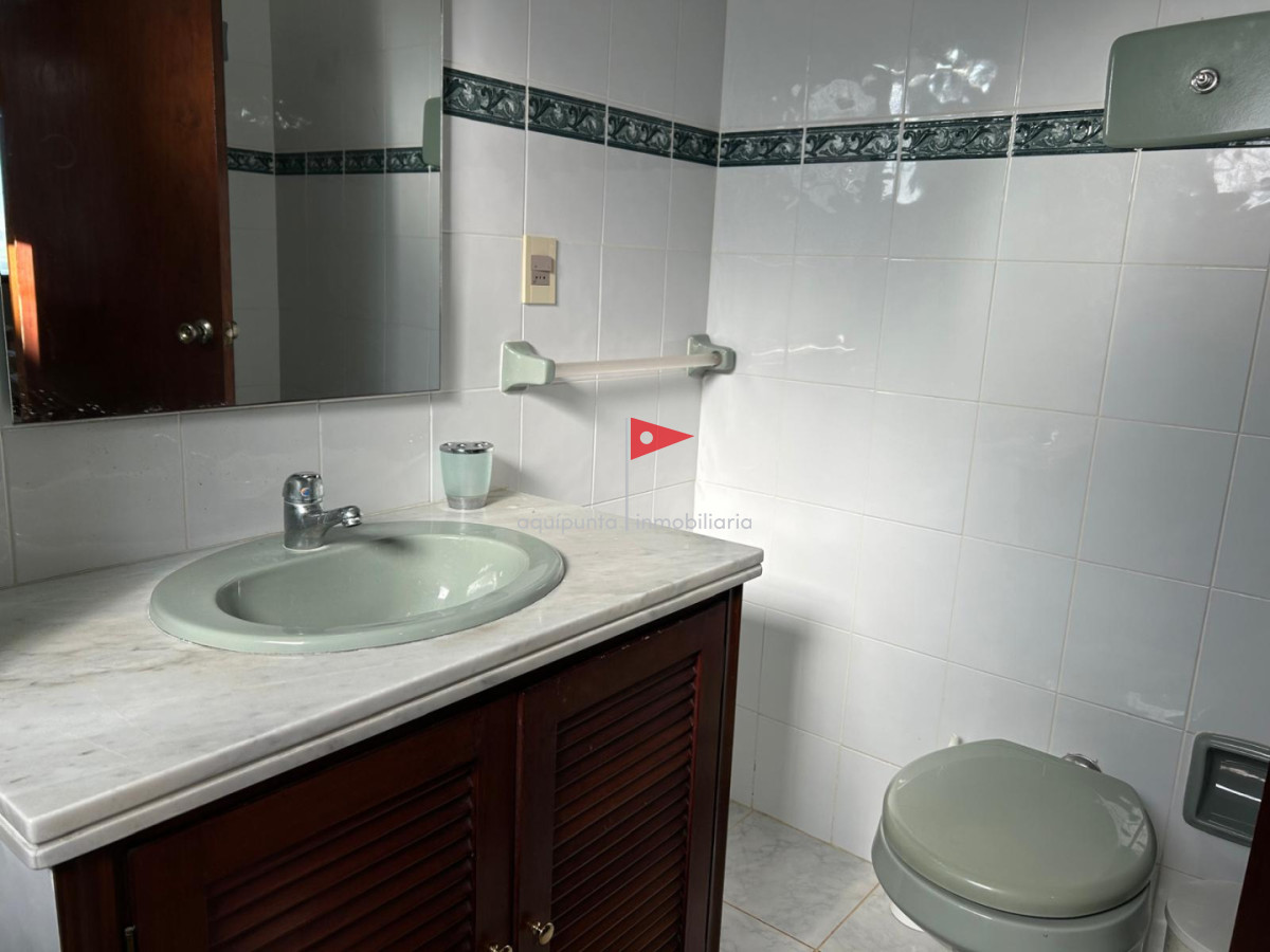 Casa ID.383 - Casa en alquiler 2 dormitorios Punta Colorada 