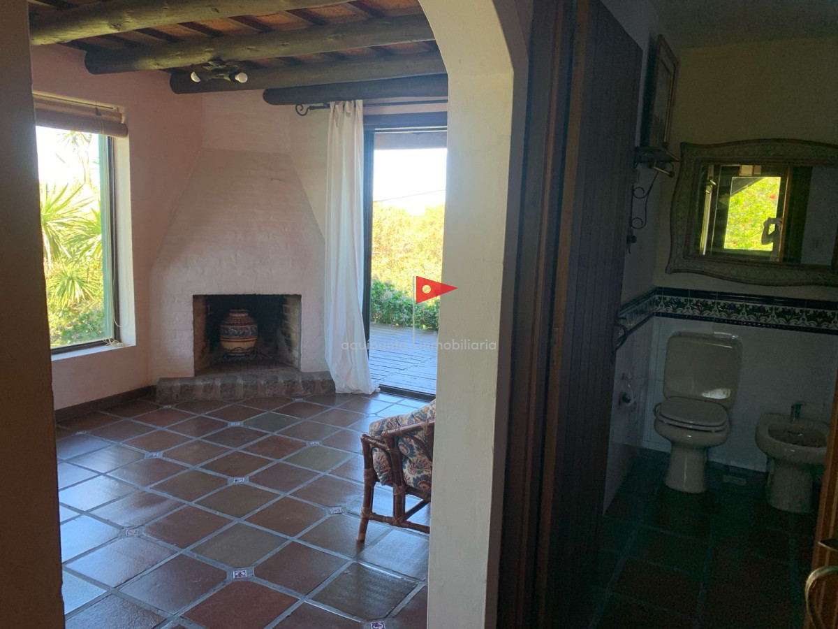 Casa ID.40 - Casa en alquiler en Punta Colorada 3 dormitorios vista al mar