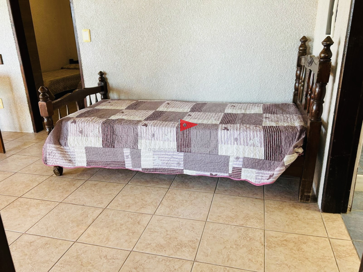 Casa ID.384 - Casa en alquiler temporada dos dormitorios 1 baño frente al mar Punta Colorada 