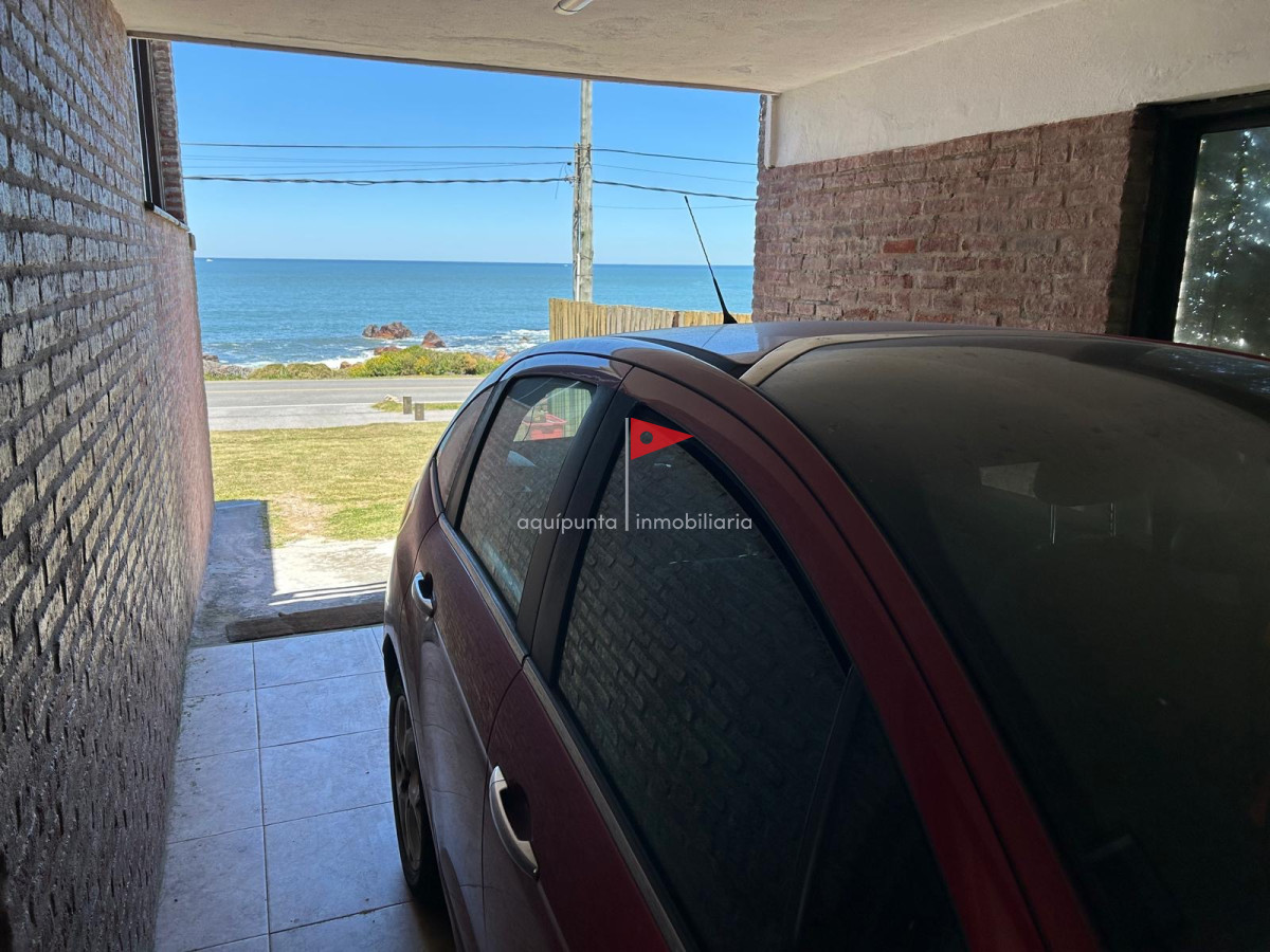 Casa ID.96 - Venta hermosa casa Punta Colorada frente al mar 3 dormitorios 2 baños