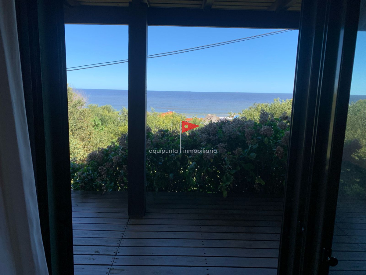 Casa ID.40 - Casa en alquiler en Punta Colorada 3 dormitorios vista al mar