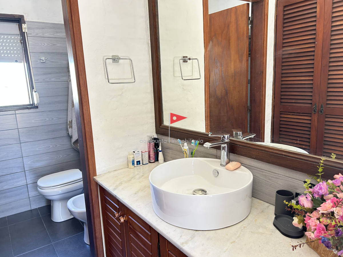 Casa ID.96 - Venta hermosa casa Punta Colorada frente al mar 3 dormitorios 2 baños