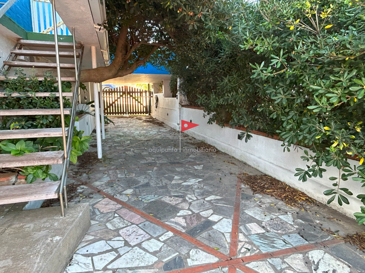 Casa ID.39 - Venta casa Punta Colorada 3 dormitorios piscina vista al mar